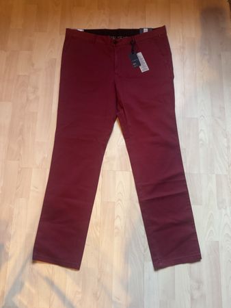 Pantalon Tommy Hilfiger neuf, bordeaux, taille 42/34. 50