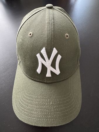 Olive New York Yankees Cap - Perfekt für den Herbst!