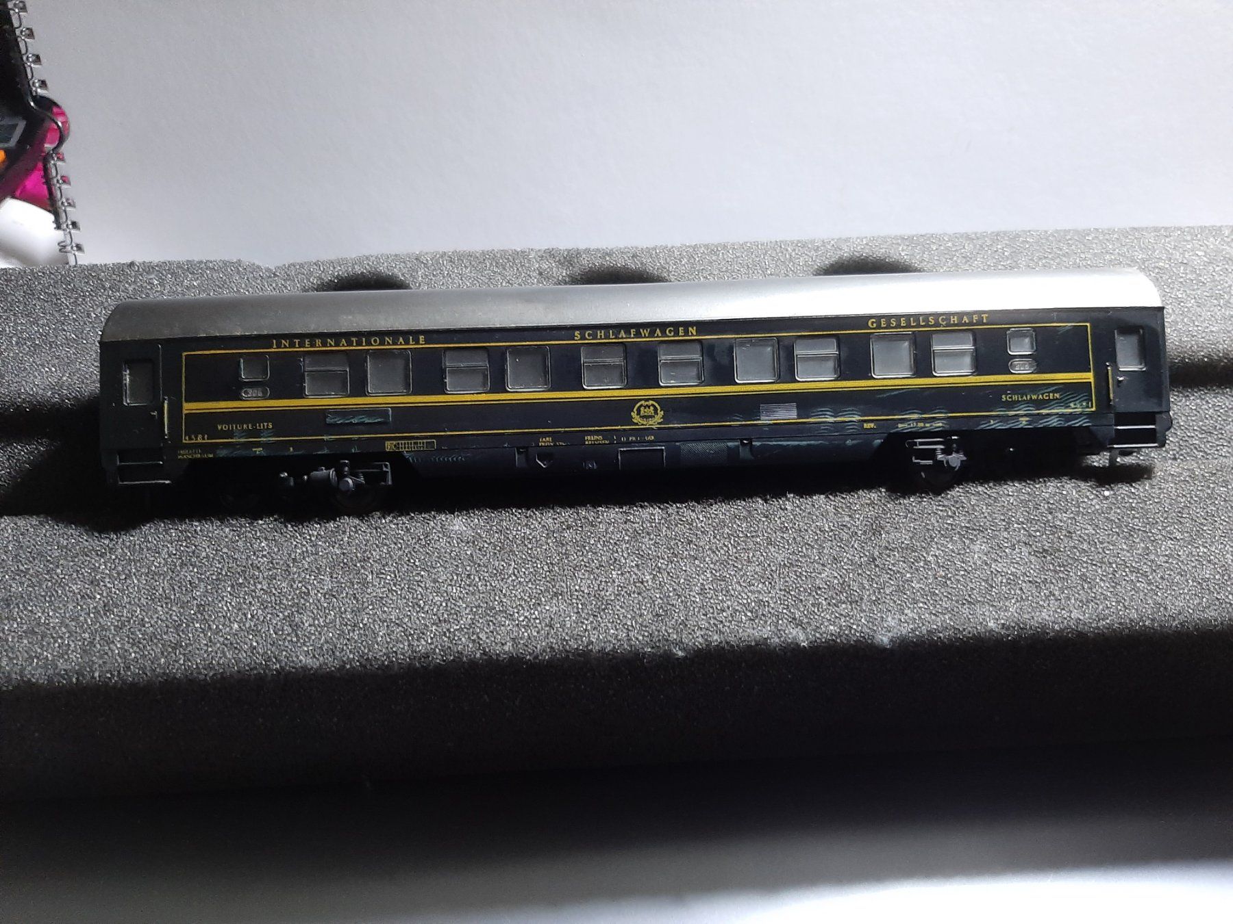 Fleischmann Modellini di ferrovie: FLEISCHMANN SCHLAFWAGEN – Usato da Avully venduto da RIVALIS