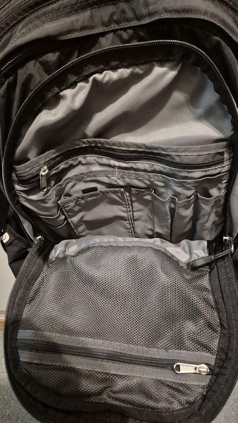 North Face Rucksäcke: Business Rucksack North Face Surge – Gebraucht aus Zürich von Lx 3
