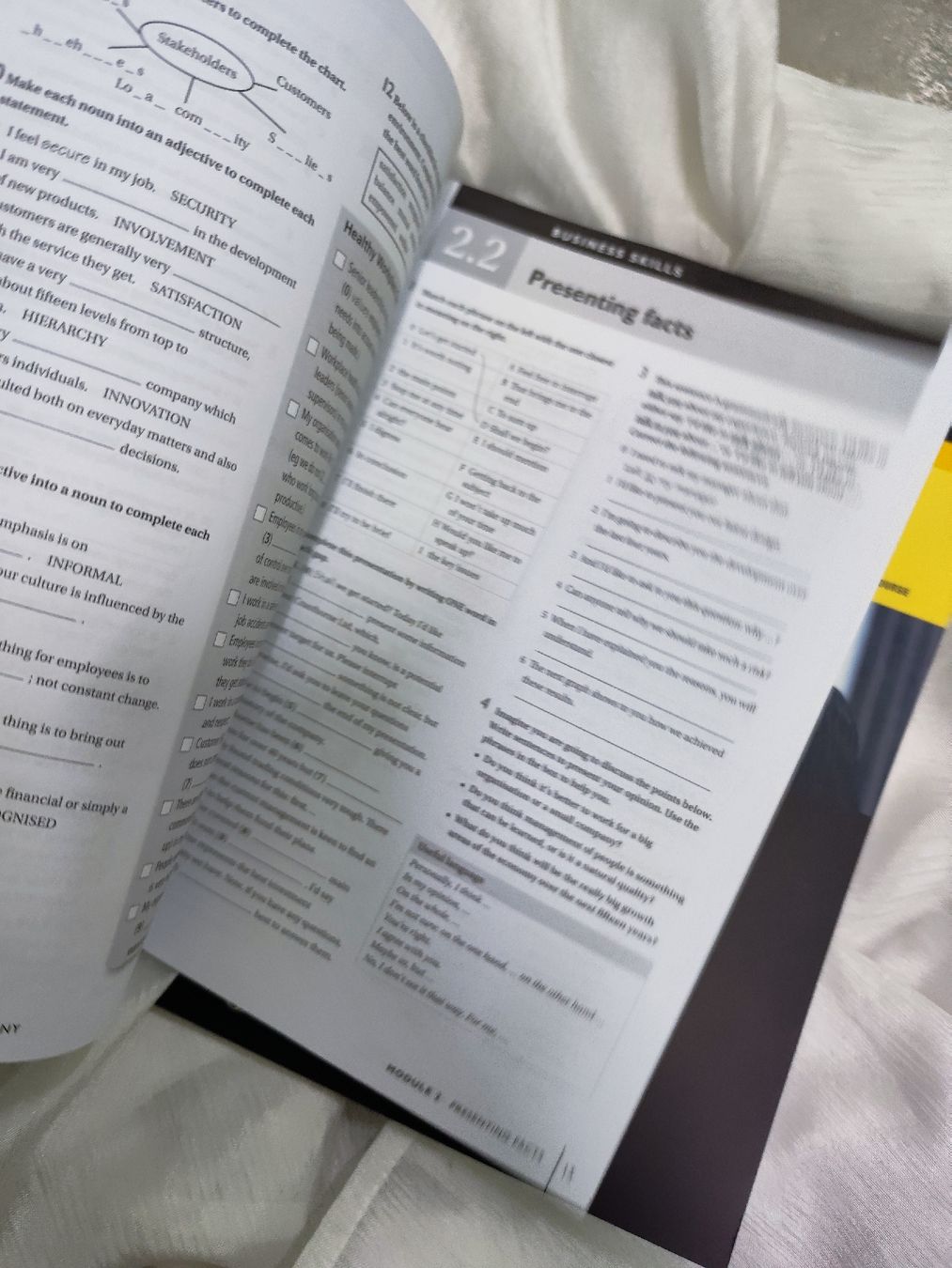 Libri: Success with Higher BEC Student's & Workbook 2nd Ed  – Usato da Mägenwil venduto da VintageGirly 3