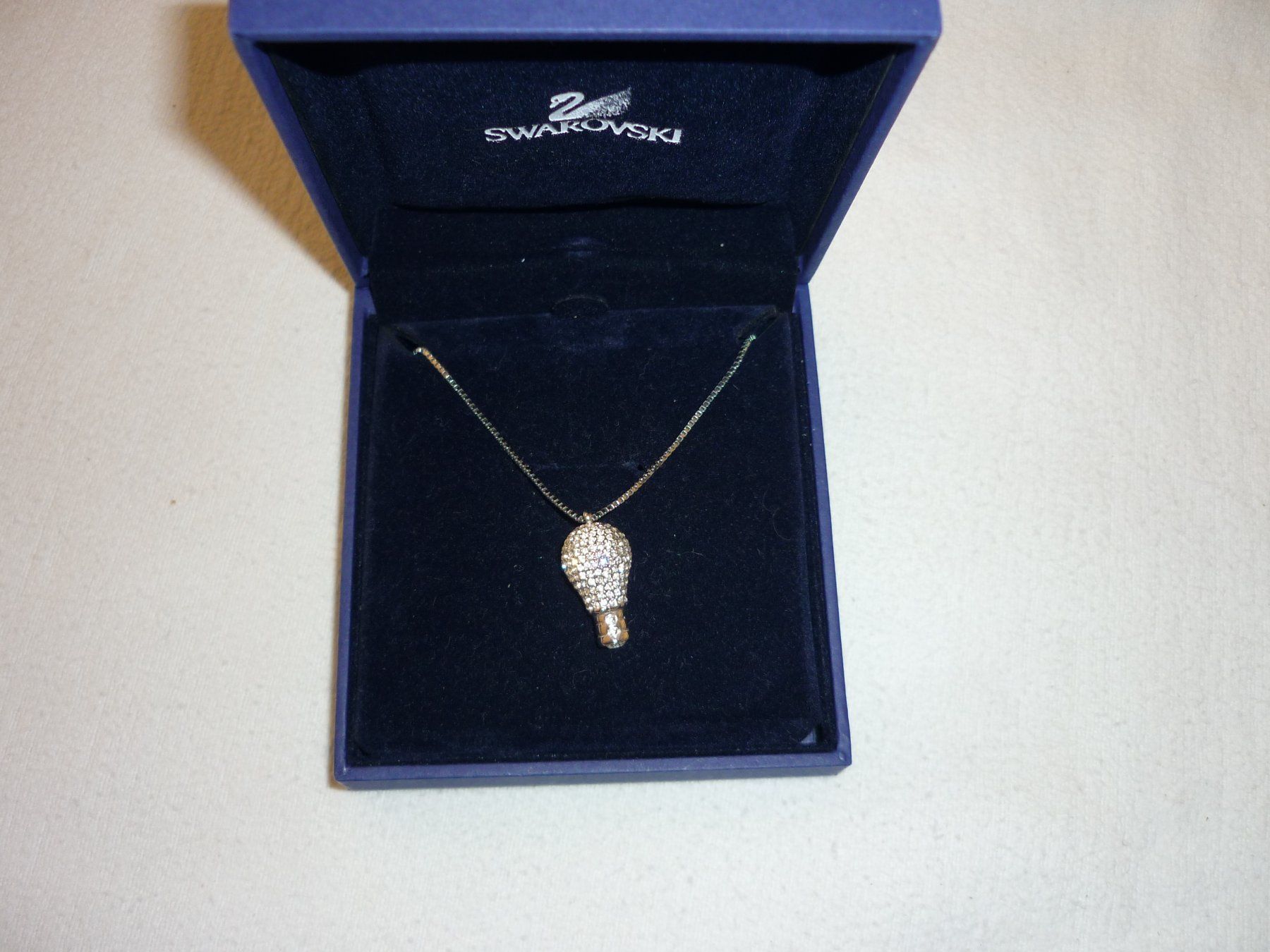 Swarovski Catenine: Swarovski Halskette – Usato da Vaduz venduto da red94angel