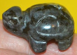 Deko – Heilsteine F-473 – Schildkröte – Larvikite – 3x2cm