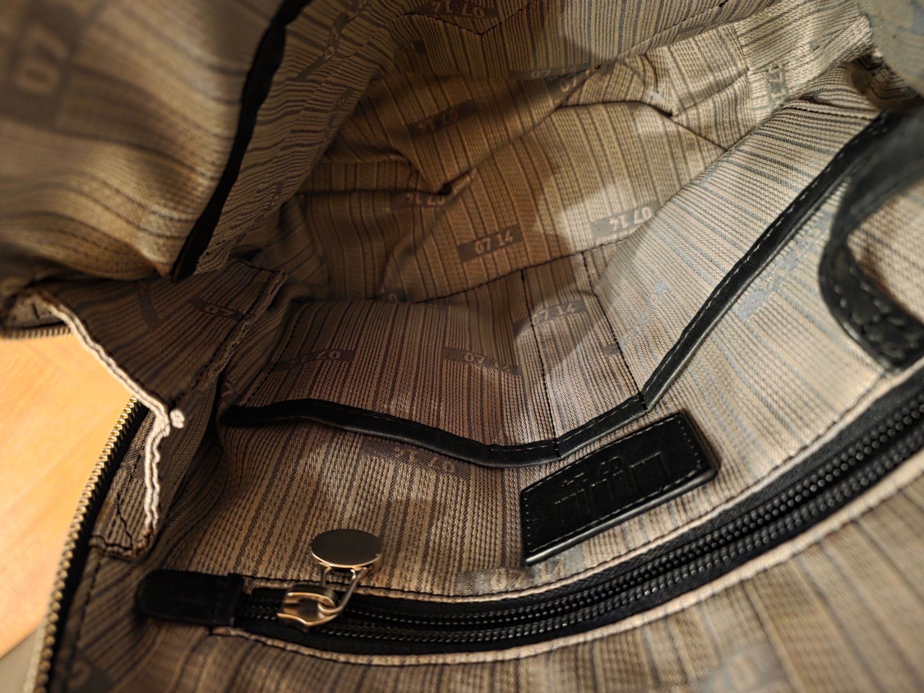 07 14 Zaini: hochwertiger lederrucksack des schweizer labels  07 14 – Usato da Winterthur venduto da chimischimi 4