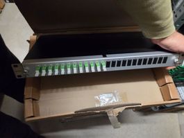 19“ 1HE LWL Patchpanel Fiber Spleiss 12xE-2000/APC