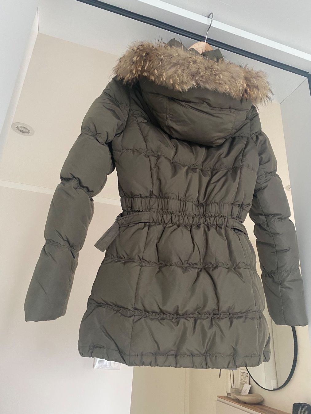 Hallhuber Jacken: Schöne Winterjacke / 90% Daune – Gebraucht aus Kloten von SalomeSommer 1