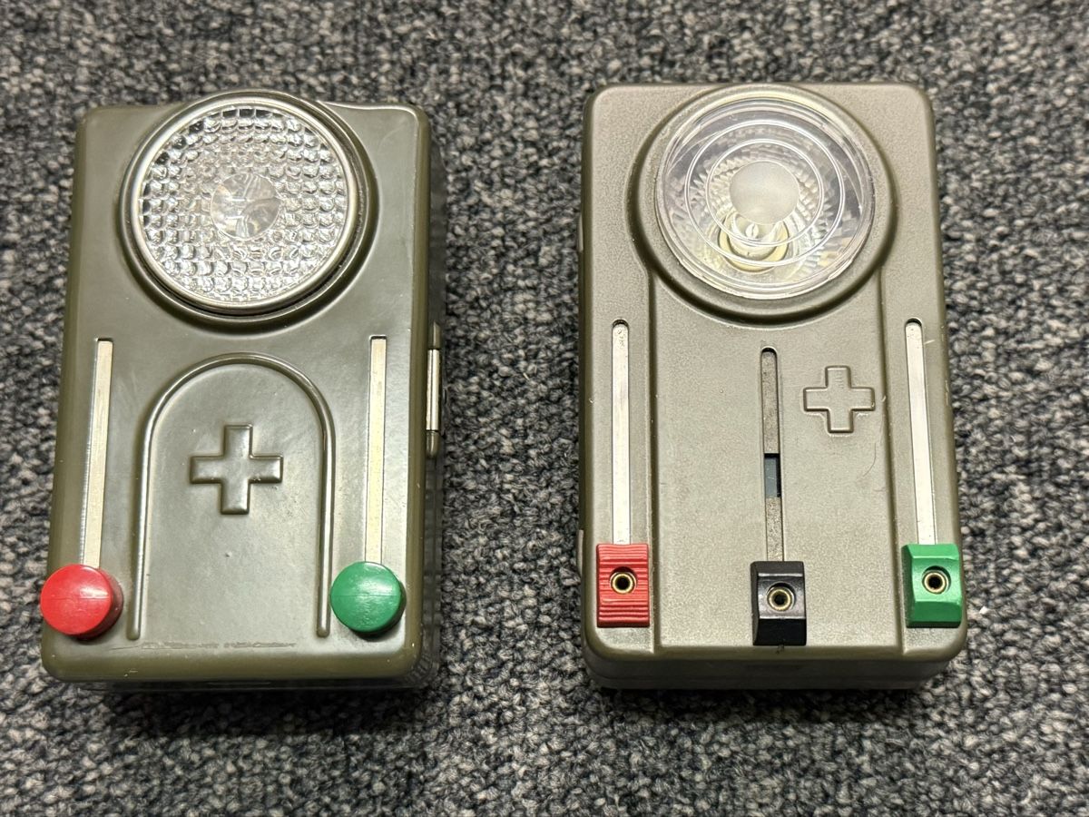 Schweizer Armee Lampen: Schweizer Armee  - 2 Taschenlampen  – Gebraucht aus Zürich von daki81