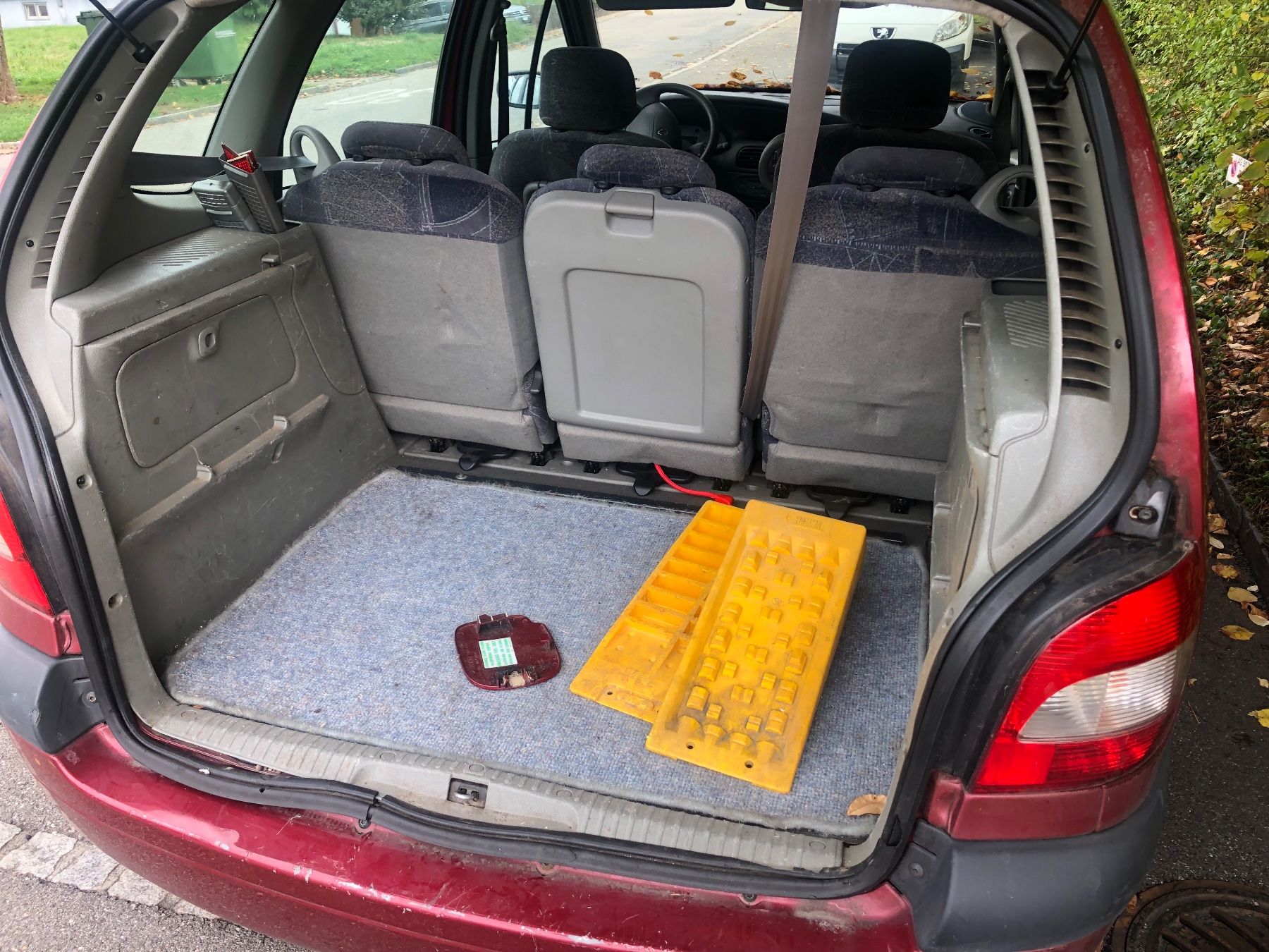 Renault Automobili: Renault Scenic 2 L – Difettoso da Rothrist venduto da bambus18 4