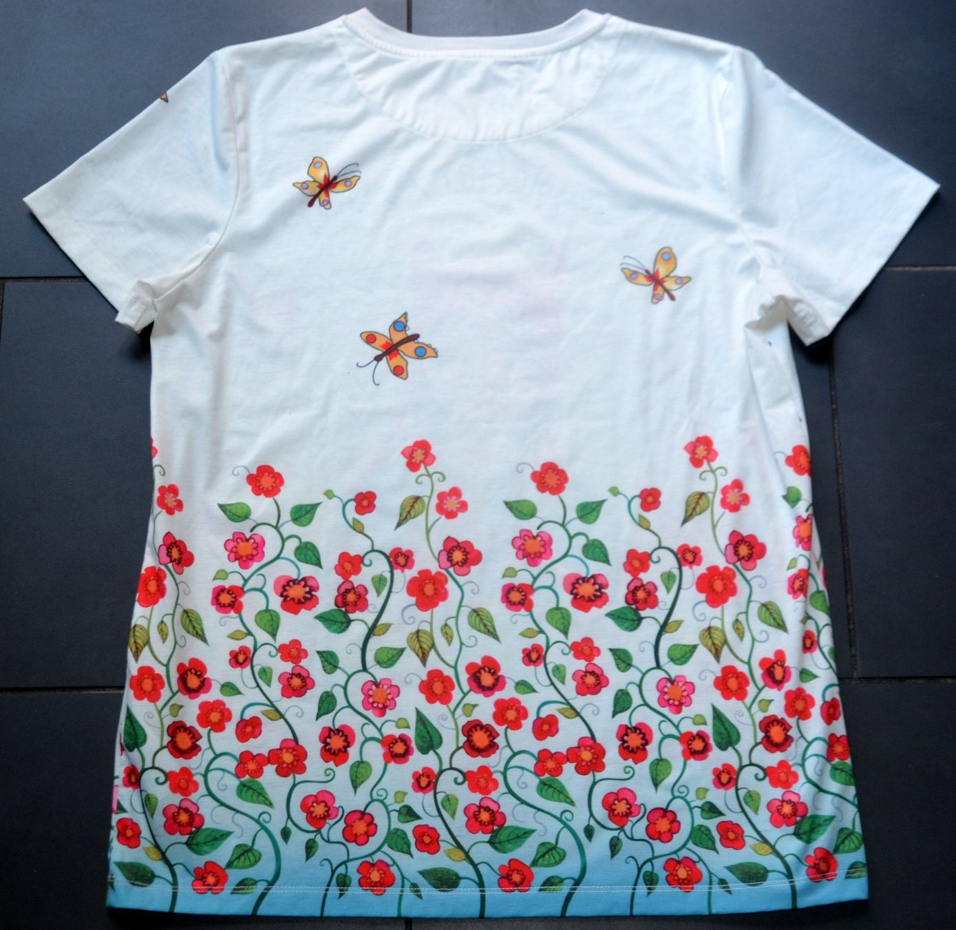 Gucci T-shirt: Gucci T-Shirt  S/M – Usato da Collonges venduto da Allegree 5