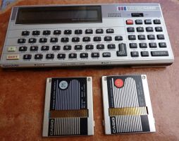 CASIO FX-750P Personal Computer mit RAM-Modulen