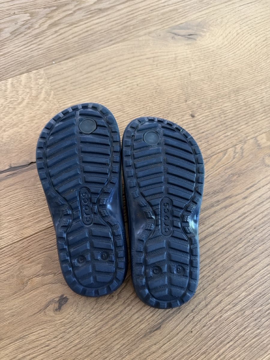 Flipper: Crocs Flip Flops dunkelblau Grösse 25 – Usato da Forch venduto da Fatou_86 1