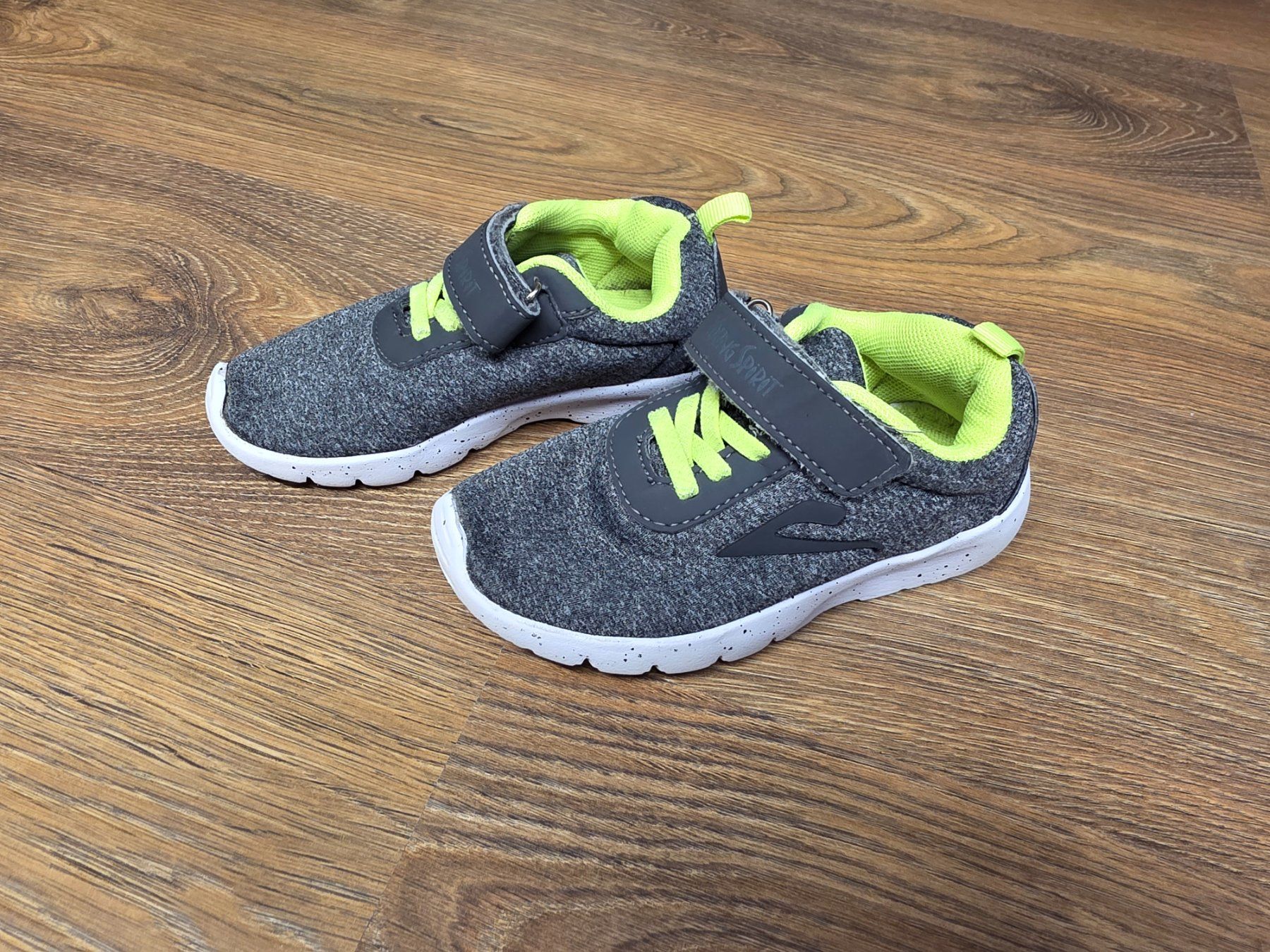 Schuhe für Jungen: Sneaker, Turnschuhe Gr. 28 – Gebraucht aus Nebikon von Japostyle 1