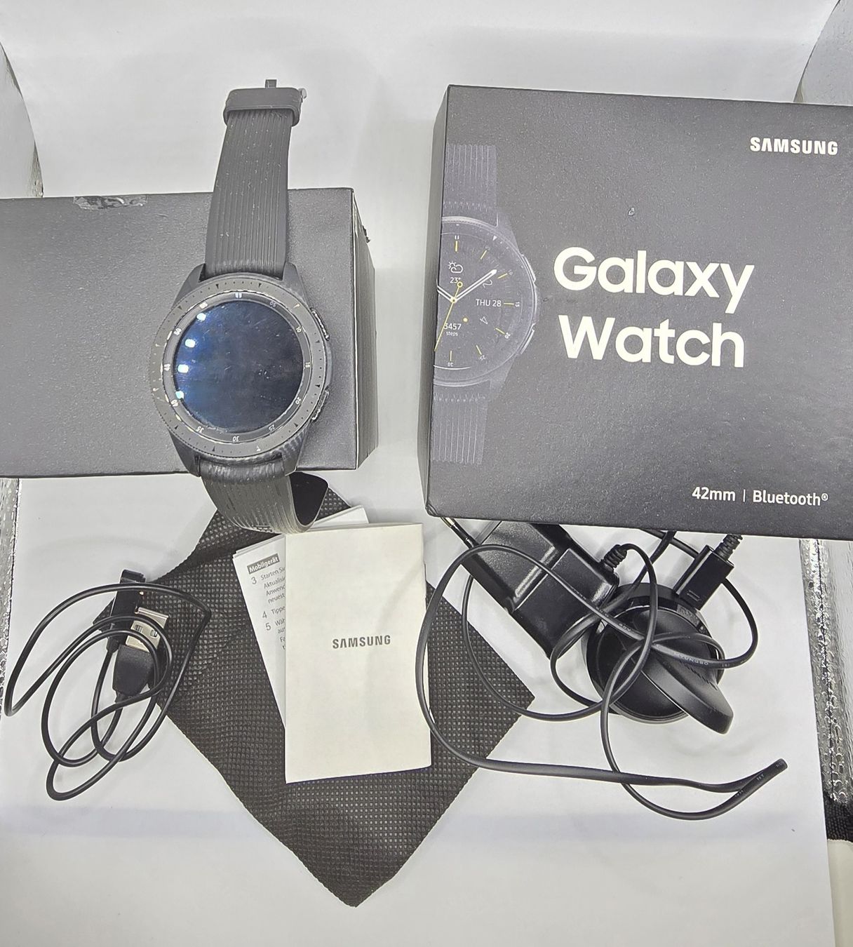 Samsung Smartwatch: Samsung Galaxy Watch 42mm Bluetooth Midnight Black – Usato da Allschwil venduto da Elly1972 2