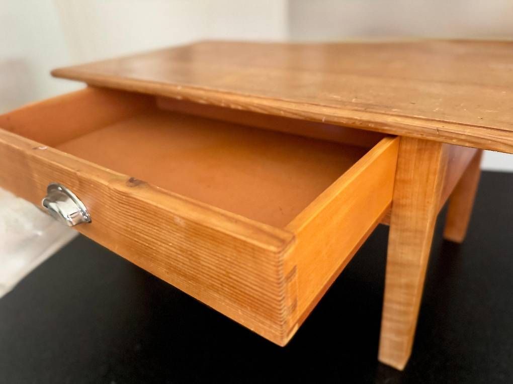 Ikea Tavoli: Massiver Holztisch mit Schublade – Usato da Oberembrach venduto da VickyL 1