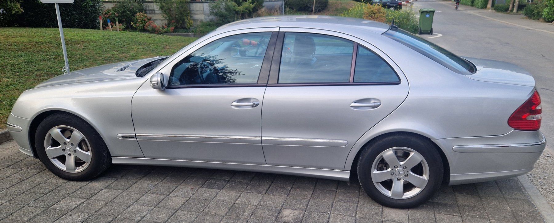 Mercedes-Benz Autos: Mercedes Benz E320 V6 – Gebraucht aus Stans von Stockema