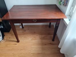 Holztisch zu verkaufen