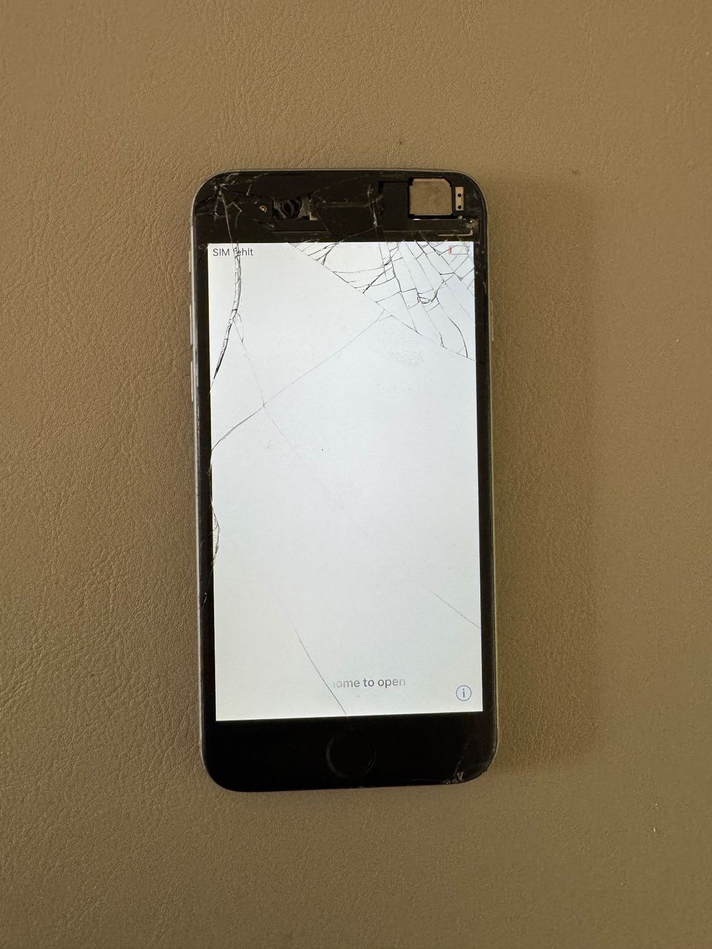 Apple Telefoni cellulari / Smartphones: iPhone 6 – Difettoso da Adliswil venduto da Busys