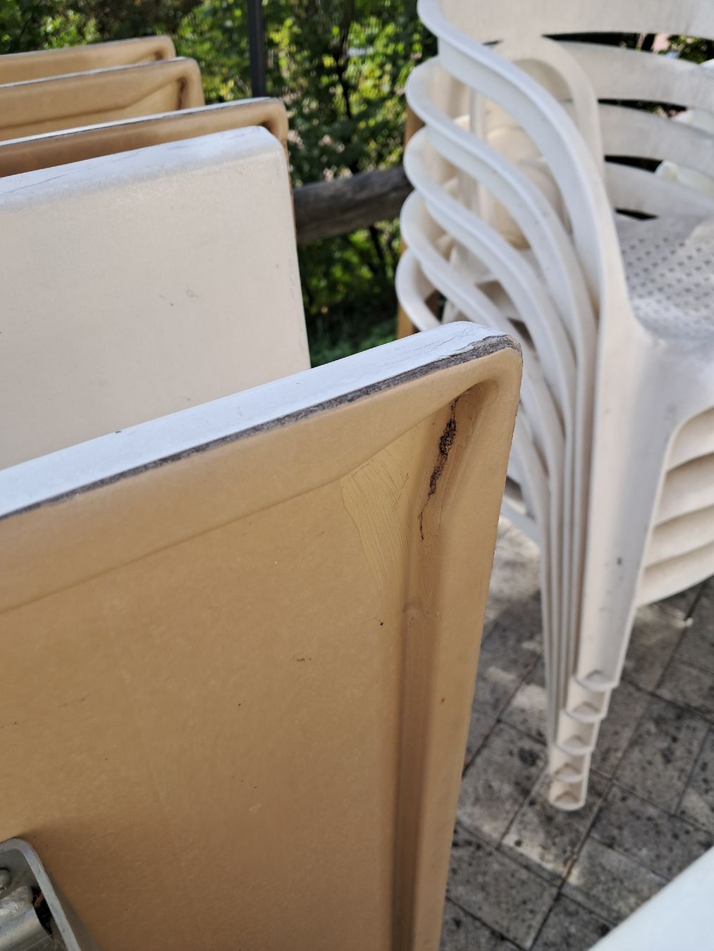 Tische: Werzalit-Klapptisch (1/6) – Gebraucht aus Chur von jps_tb2r 4