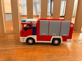 Camion de pompier et tracteur