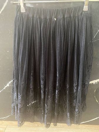 Guess Jupe Rock Spitze wie neu