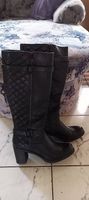 Schwarze hohe Damenstiefel