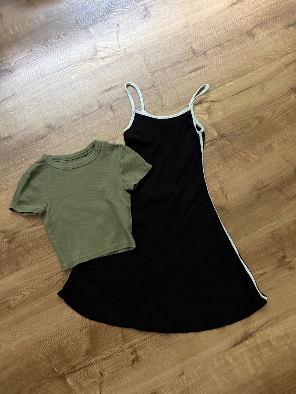 Lots de vêtements: Kleiderpaket Sommer XS – D'occasion à Balsthal par bibop11 1