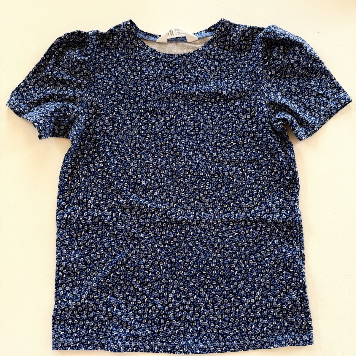H&M Camicette, T-shirt & Top: T-Shirt Gr. 134/140 H&M – Usato da Teufen AR venduto da Maleaa