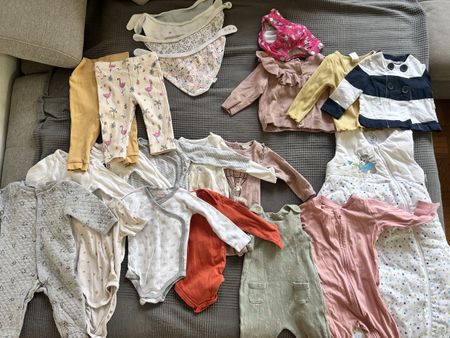 Babykleidung Set 21 Teilig Grösse 62/68 guter Zustand