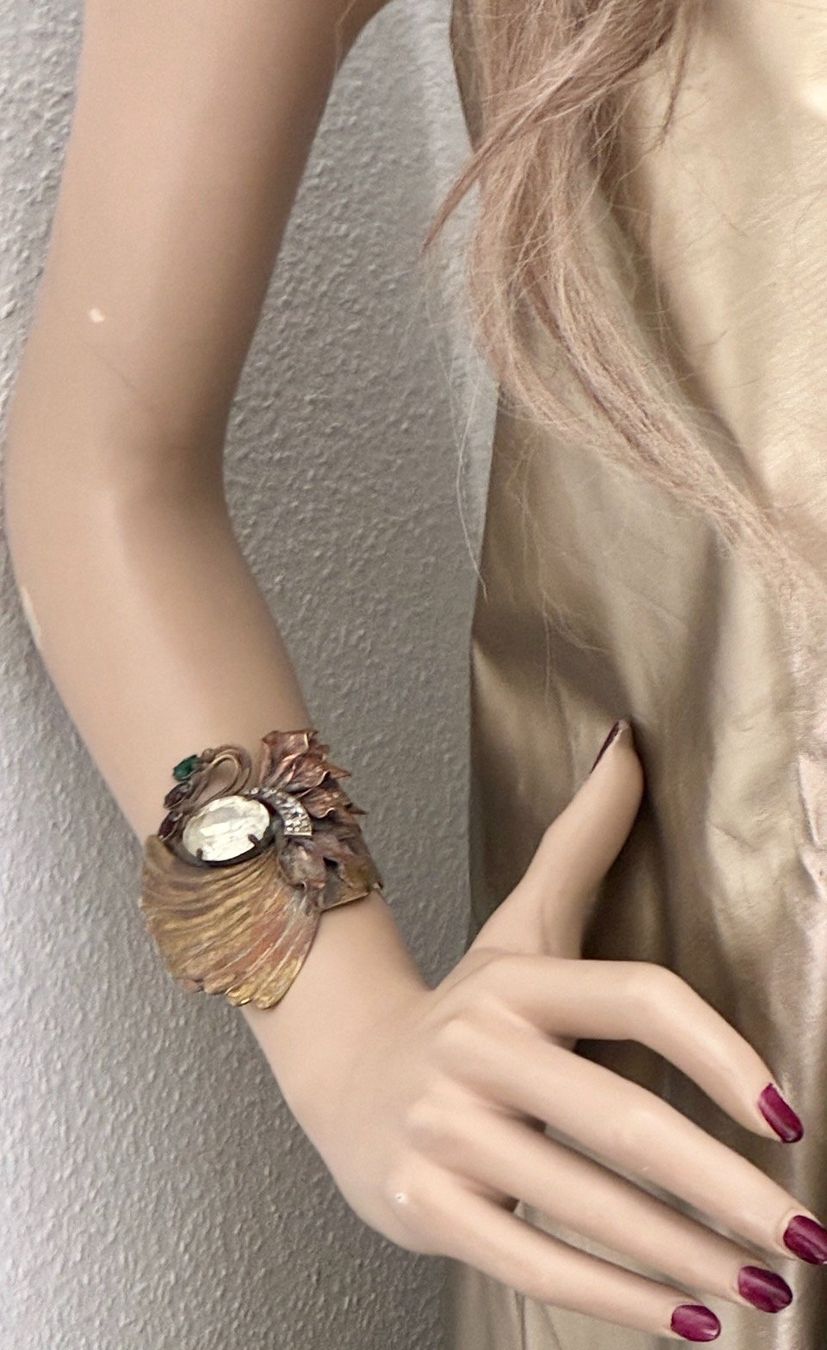 Spille & Fermagli: Antiker Modeschmuck Armspange/Brosche Messing m. Glassteinen – Usato da Kloten venduto da Nephty 8