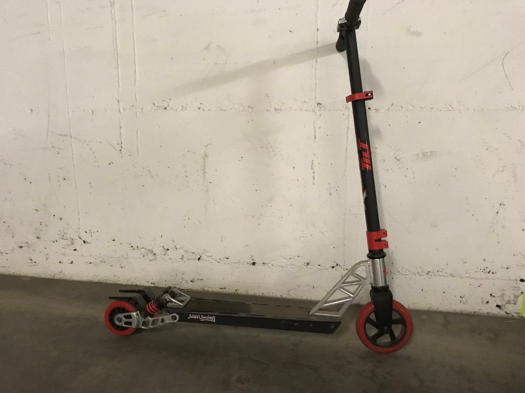 Fahrzeuge für Kinder: Kazari scooter trottinett – Gebraucht aus Samedan von GPZ1100