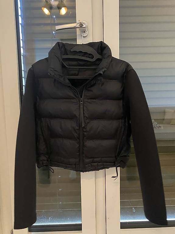 Lotti di vestiti: Kleidung – Usato da Kloten venduto da Beatriz650