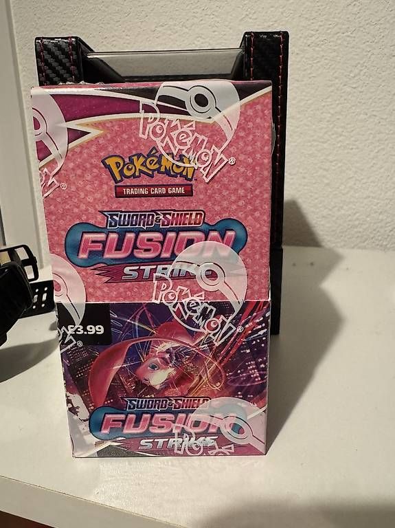 Pokémon Cartes à collectionner: Fusion Strike Half Display Sealed Pokemon – Neuf avec emballage d'origine à Pfäffikon ZH par POK9090