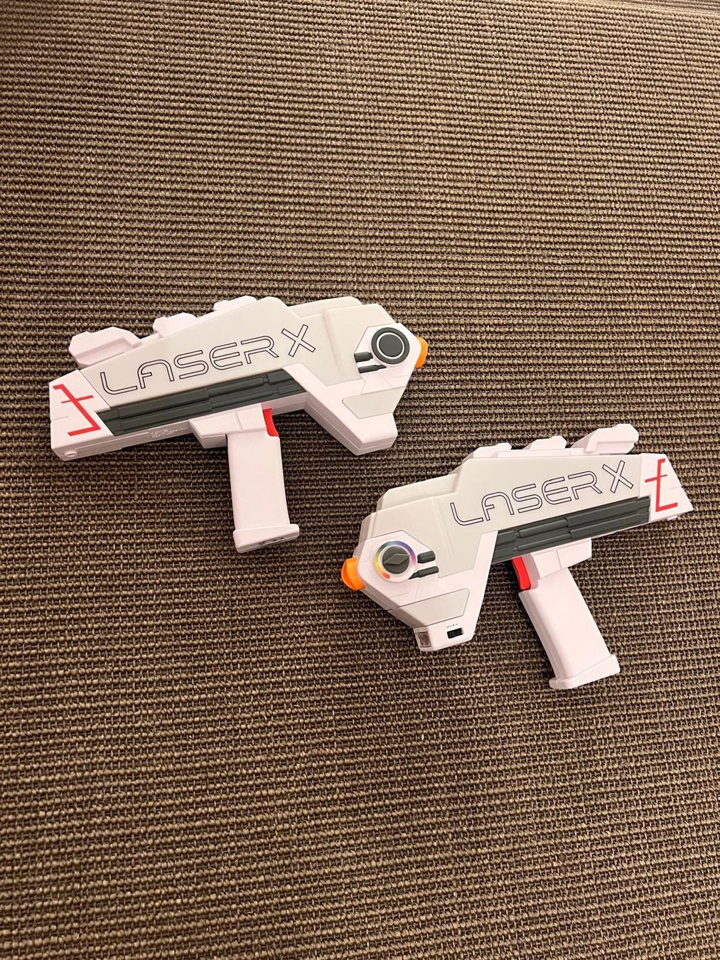 Spielzeuge: Jeu pistolets laser – Gebraucht aus Fully von calata80 2