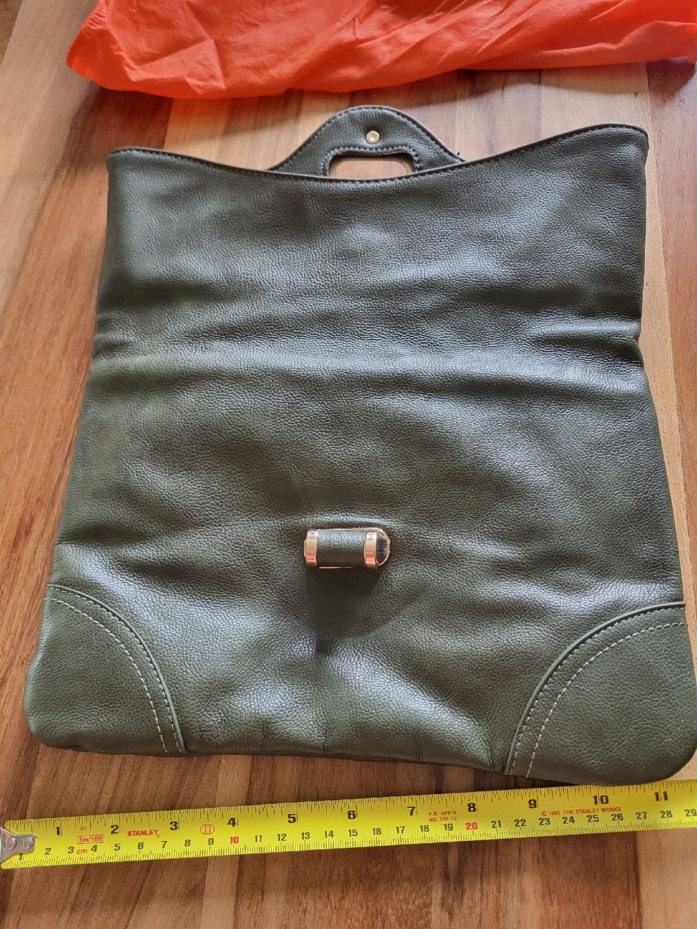 Borse da donna: Grüne Tasche - leichte Gebrauchsspuren  – Usato da Dübendorf venduto da rol_fm6d 1