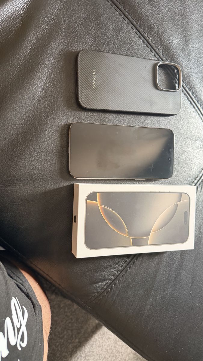 Apple Telefoni cellulari / Smartphones: Iphone16 pro Max 256 – Usato da Aadorf venduto da PerdomoM 1