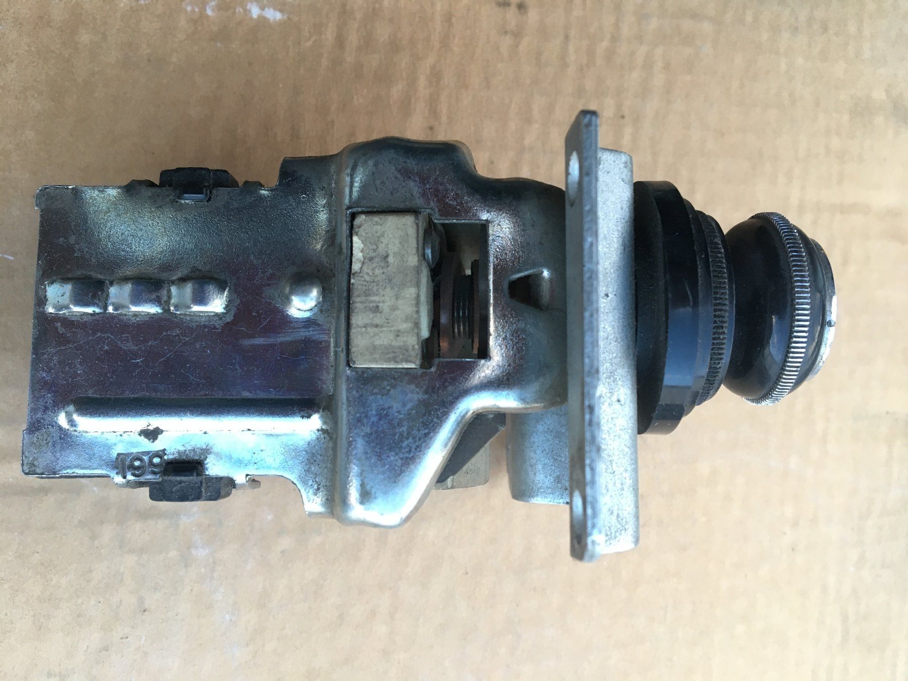 Interruttori: Pontiac 1970 & ? / Interrupteur de phares – Usato da Turin (Salins) venduto da Snake98 2