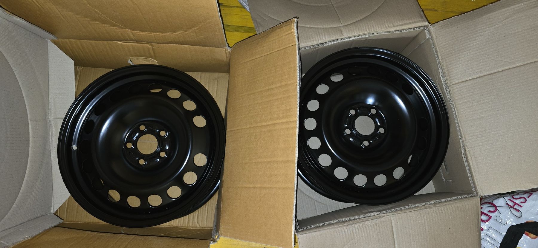 Ford Felgen: Jantes tôles Ford 17" – Neu und originalverpackt aus Siviriez von gad_6pqg
