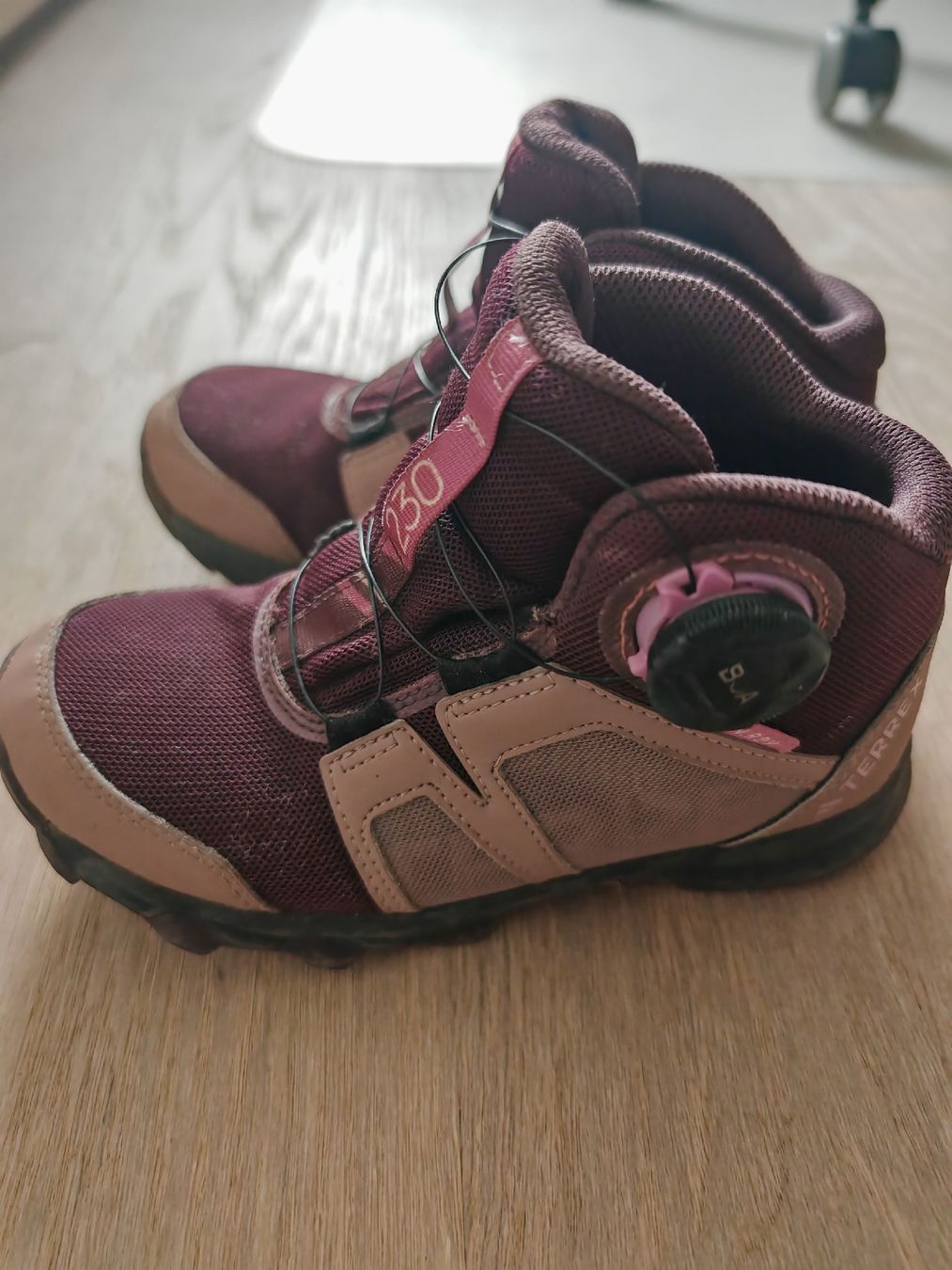 Adidas Scarpe per ragazzi: Adidas Terrex Mid RAIN.RDY Wanderschuhe Kinder Gr.30 – Usato da Uster venduto da ang_9wv7