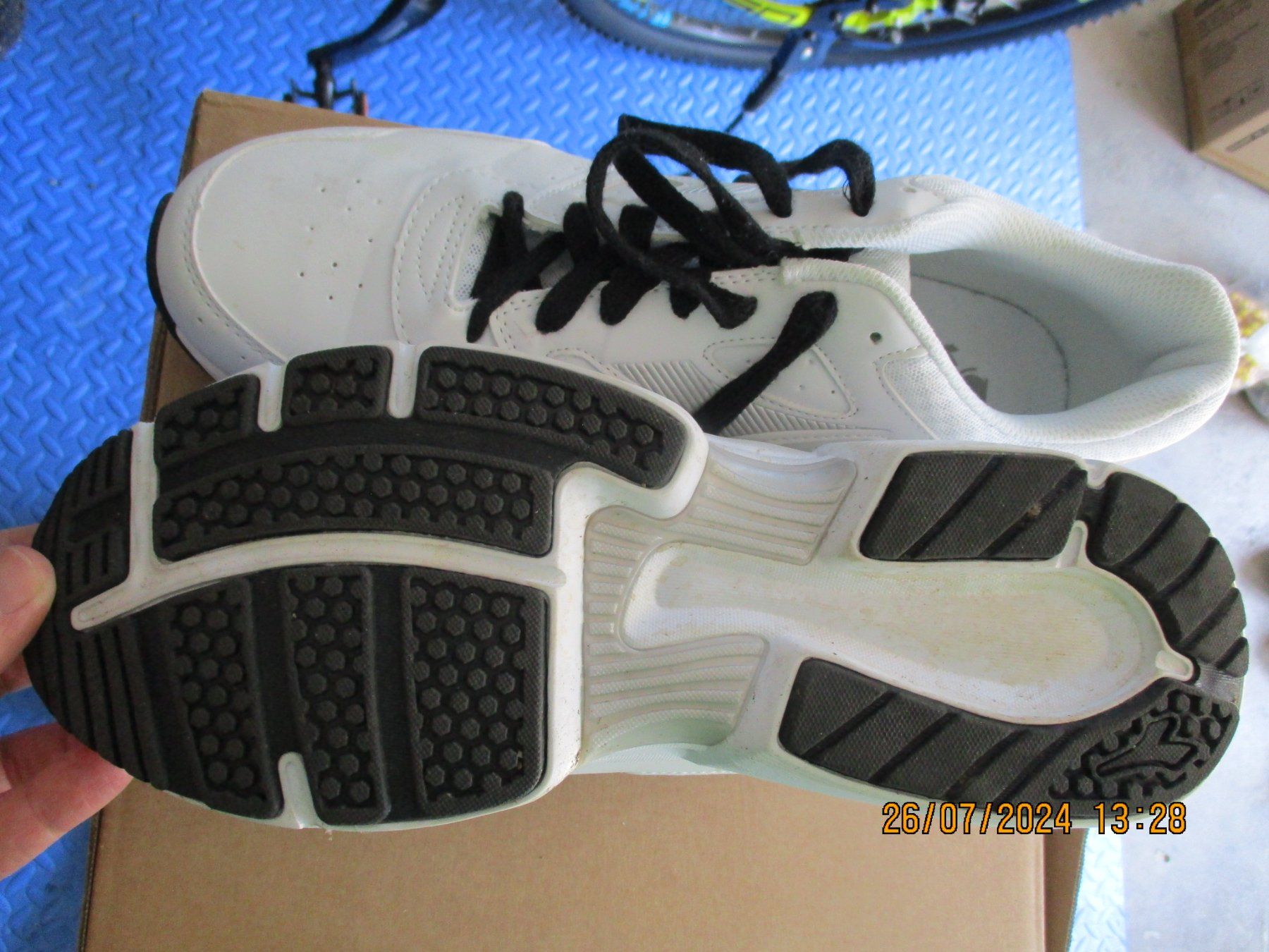Scarpe da uomo: SPORT SCHUHE GR. 45 – Nuovo (secondo la descrizione) da Safenwil venduto da universum78 1