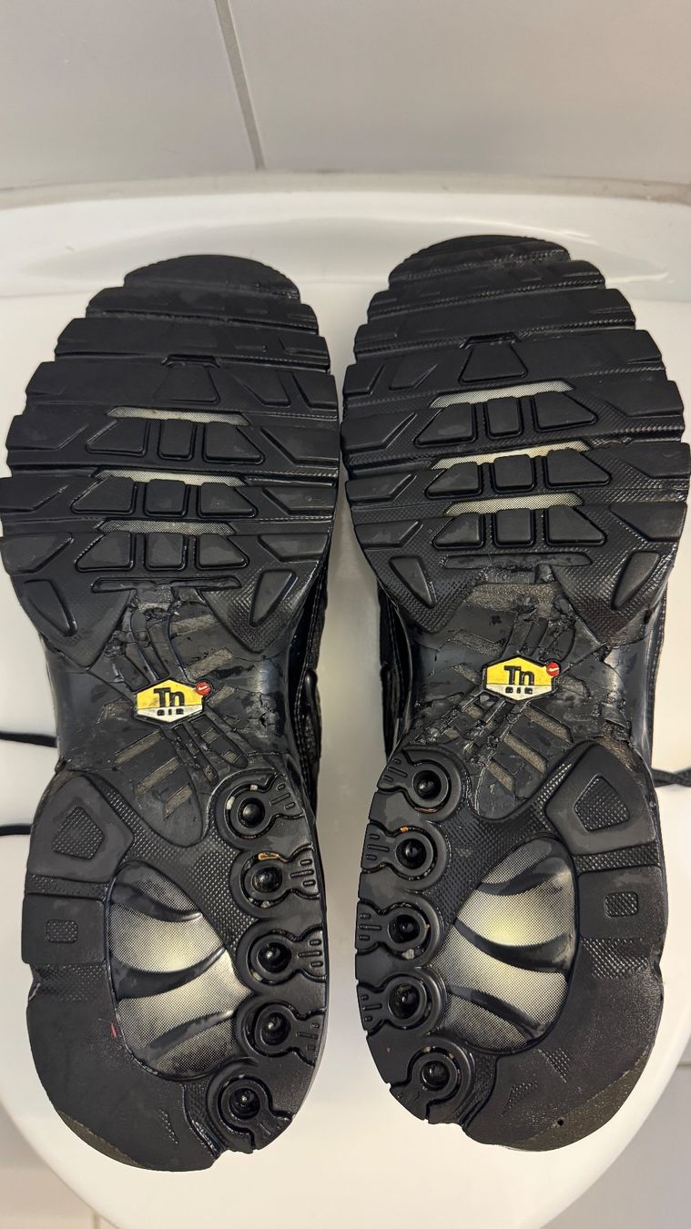 Nike Scarpe da uomo: Air max plus black 45.5 – Usato da Zollikon venduto da rose59 3