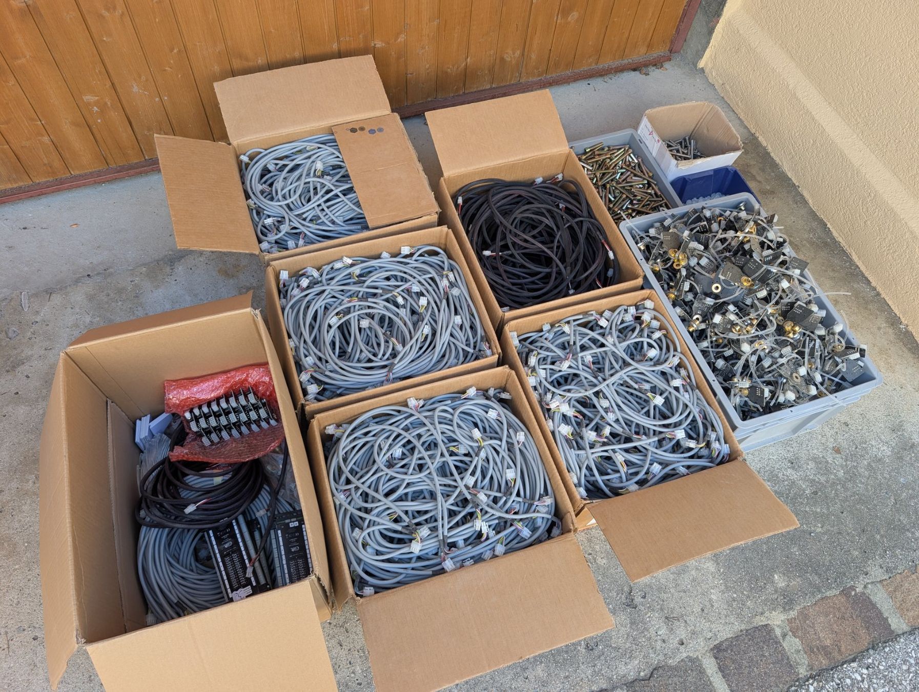 Pareti & prese d'arrampicata: 3 installations d'escalade Clift Climbing programmables – Usato da Ollon VS venduto da Astiegan 1