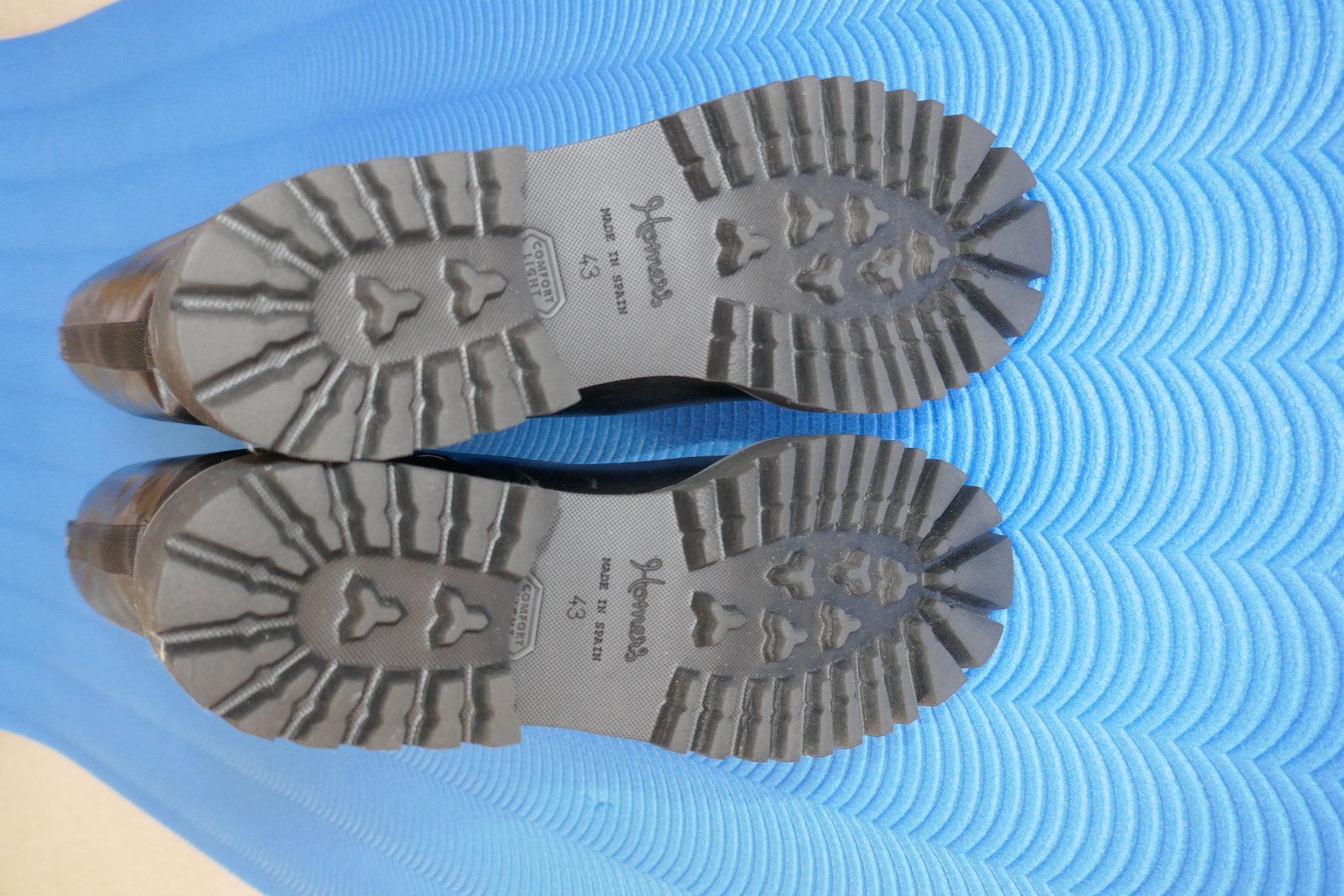 Herrenschuhe: SeXy Homers TinY  Stiefel Echt- Leder schwarz Gr. 43 – Neu und originalverpackt aus Hinwil von 4you66 7