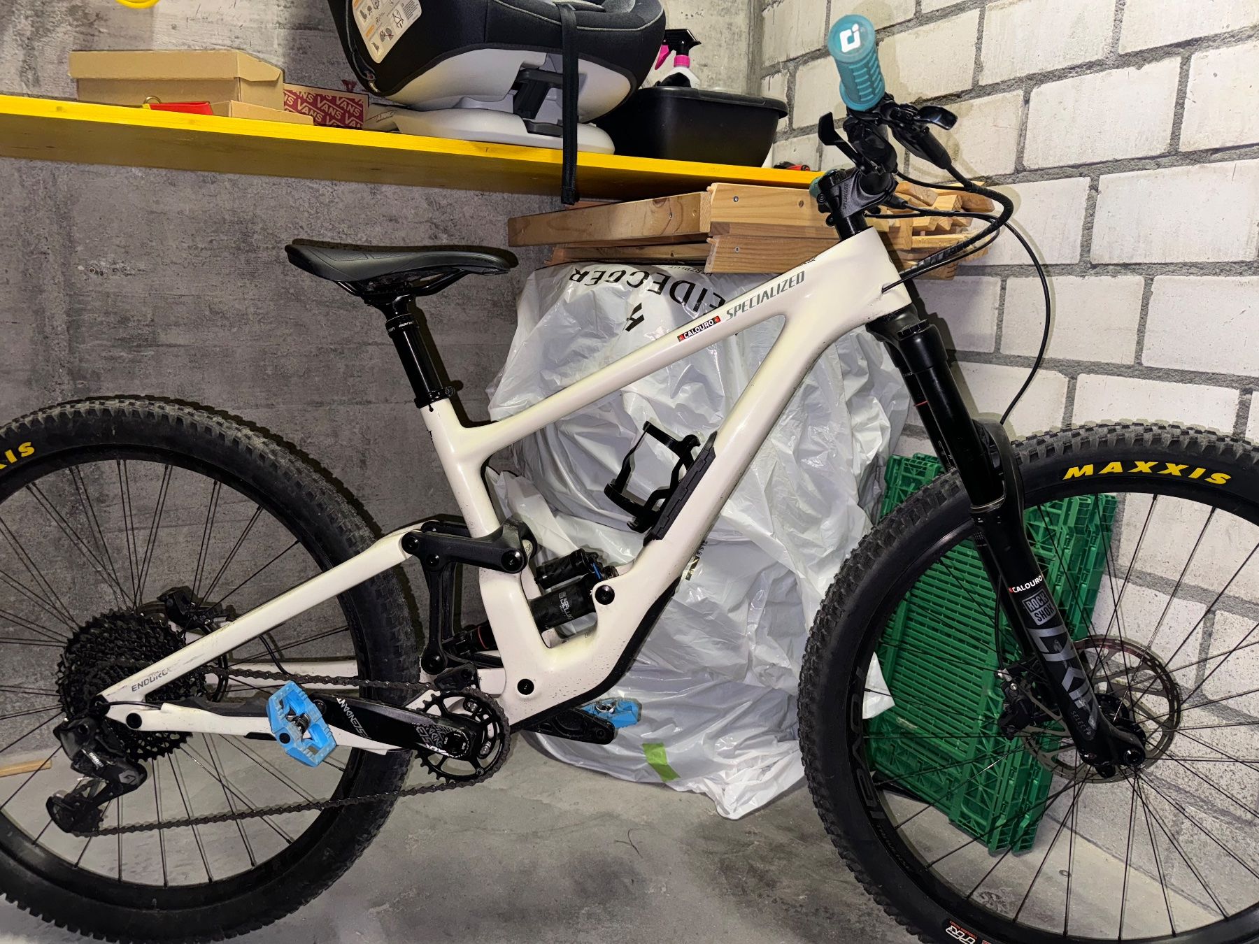 Specialized Velos: SPECIALIZED Enduro Elite S4 (L) – Gebraucht aus Chur von