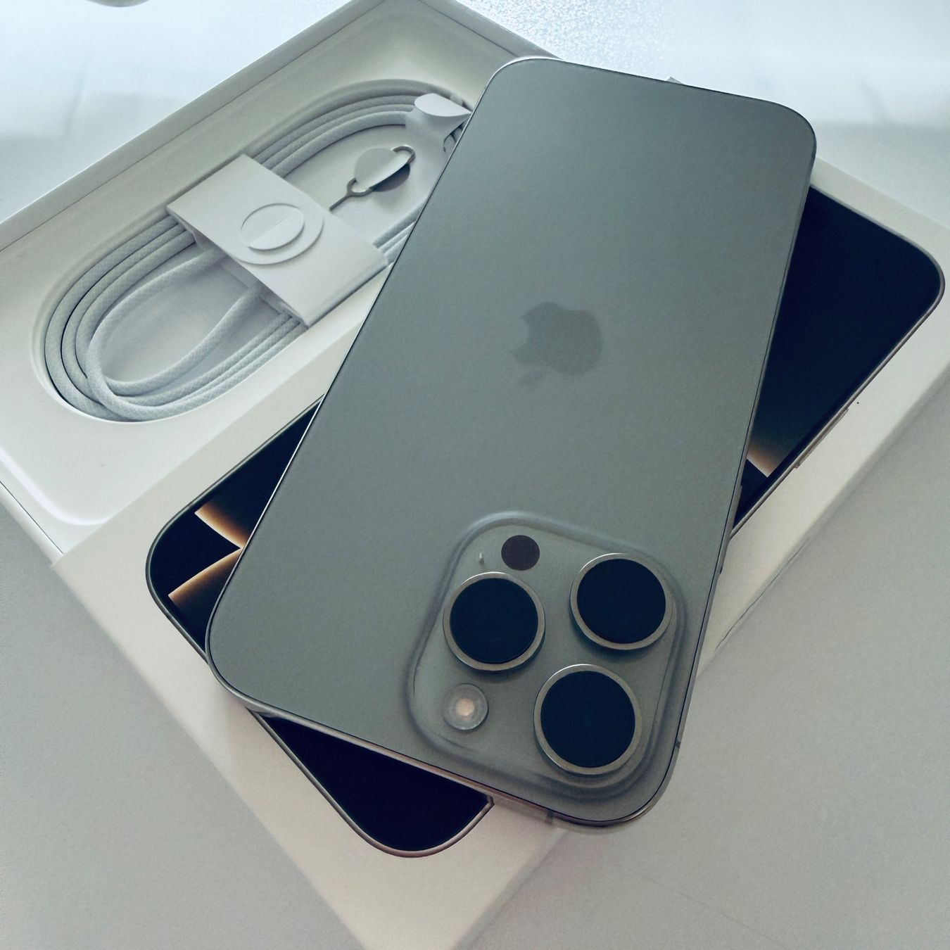 Apple Handys / Smartphones: iPhone 16 Pro Max 256GB Natural, Garantie 07.2027 TopZustand – Gebraucht aus Basel von MY.AIRPODS.SHOP 6