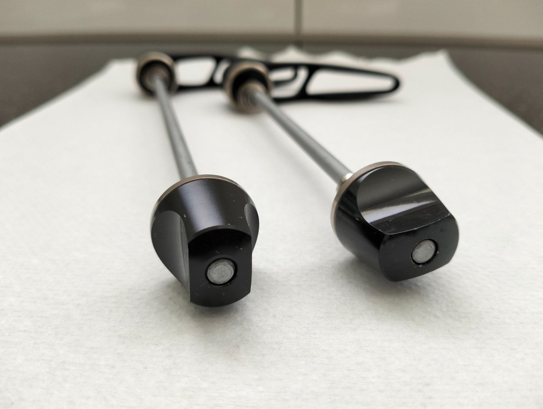 Swiss Pezzi di ricambio: DT Swiss Schnellspanner Set – Usato da Uster venduto da KarlZH 2