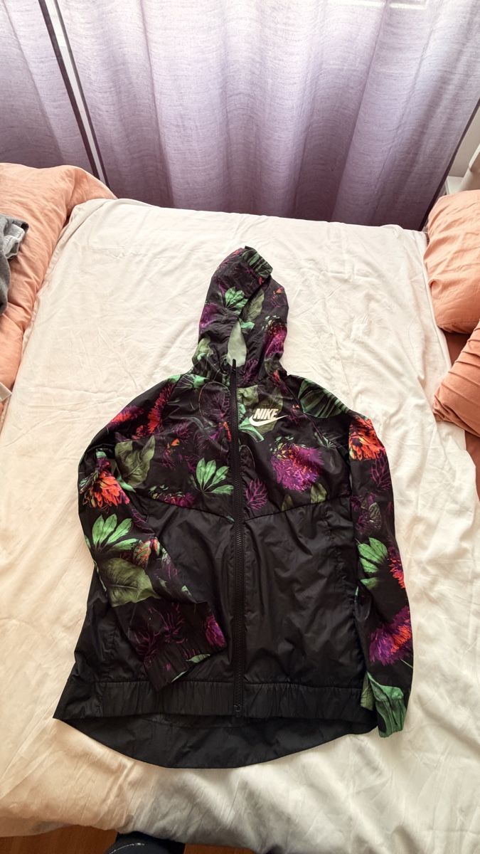 Nike Lotti & Set di vestiti: Nike gris taille M – Usato da Meyrin venduto da Pretty2000 5