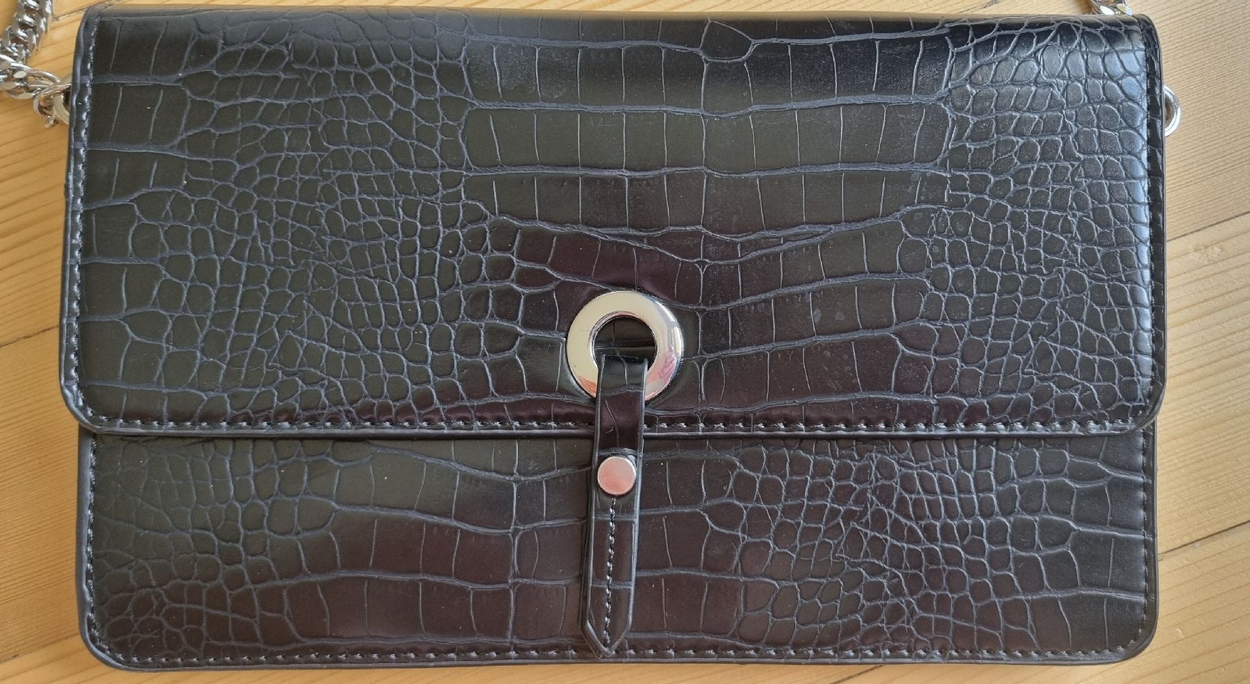 Zara Borse da donna: ZARA Kunstlederumhängetasche schwarz – Usato da Champlan venduto da acr_kkd5 1