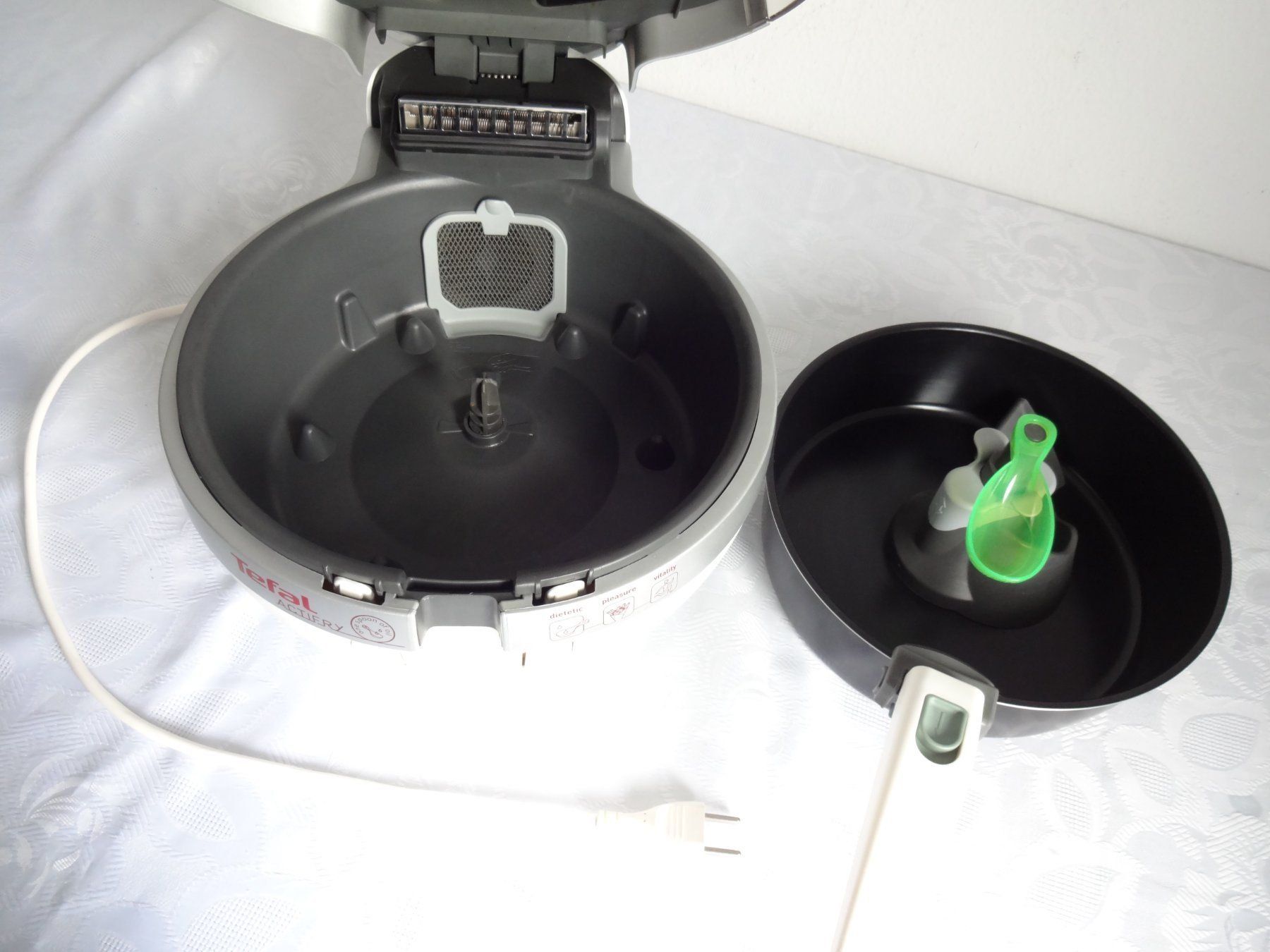 Tefal Küchengeräte: Tefal FZ 7002 ActiFry Fritteuse – Gebraucht aus Frauenfeld von rey06 4