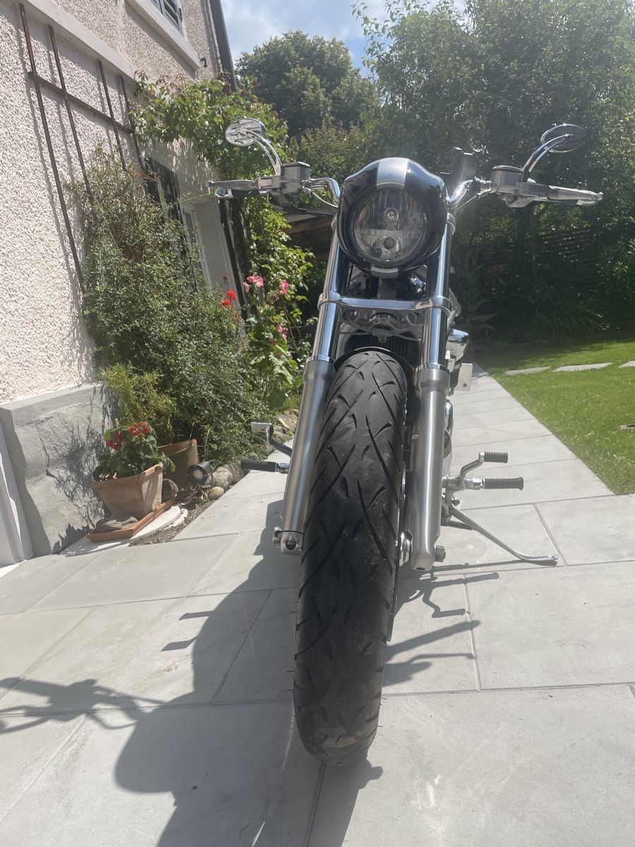 Harley-Davidson Chopper: Costumbike Harley Davidson V-Rod – Usato da Wädenswil venduto da Faessler 4