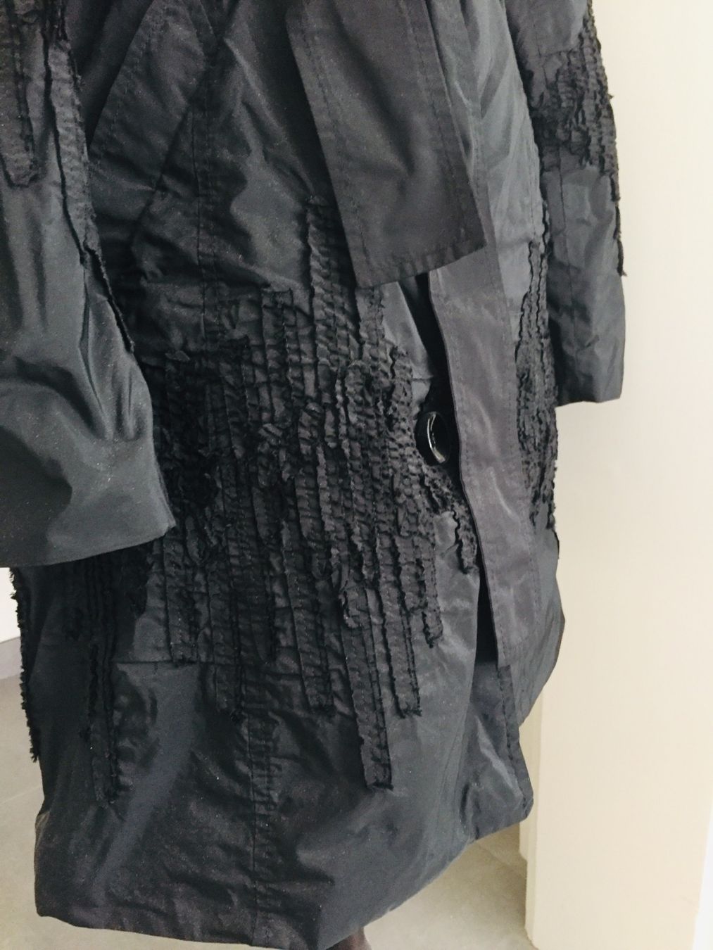 Cappotti: Tuzzi - trench-coat - noir - 36 – Usato da Sion venduto da accroshoes 2